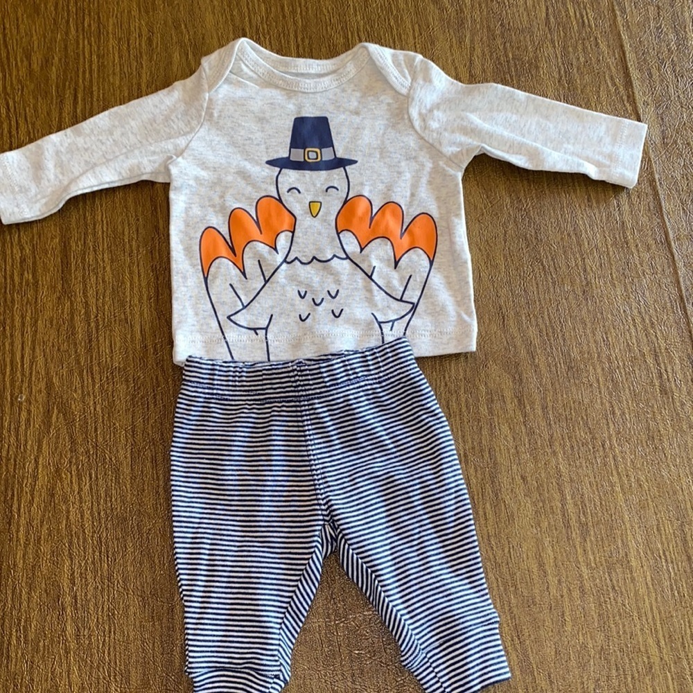 Nwot Carter’s outfit size NB